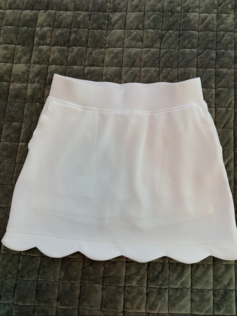 Scalloped Hem White Knit Skort with Stretch Waistband